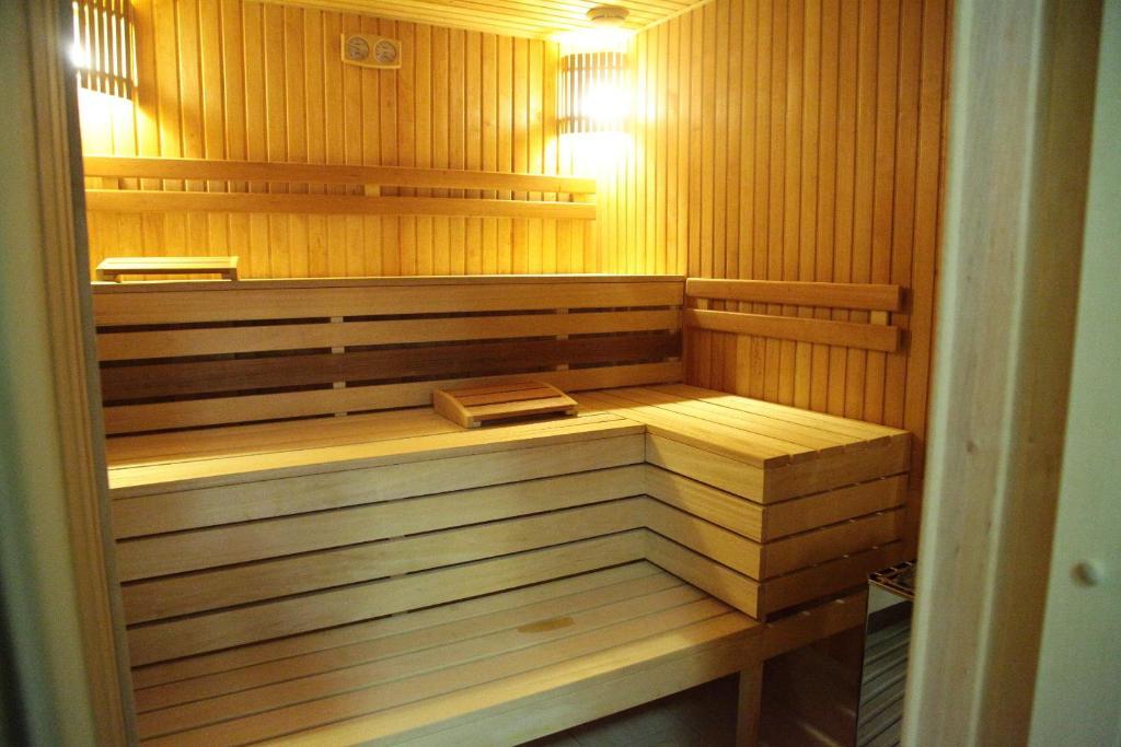 Karpaty Hotel Khust Bagian luar foto