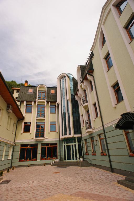 Karpaty Hotel Khust Bagian luar foto